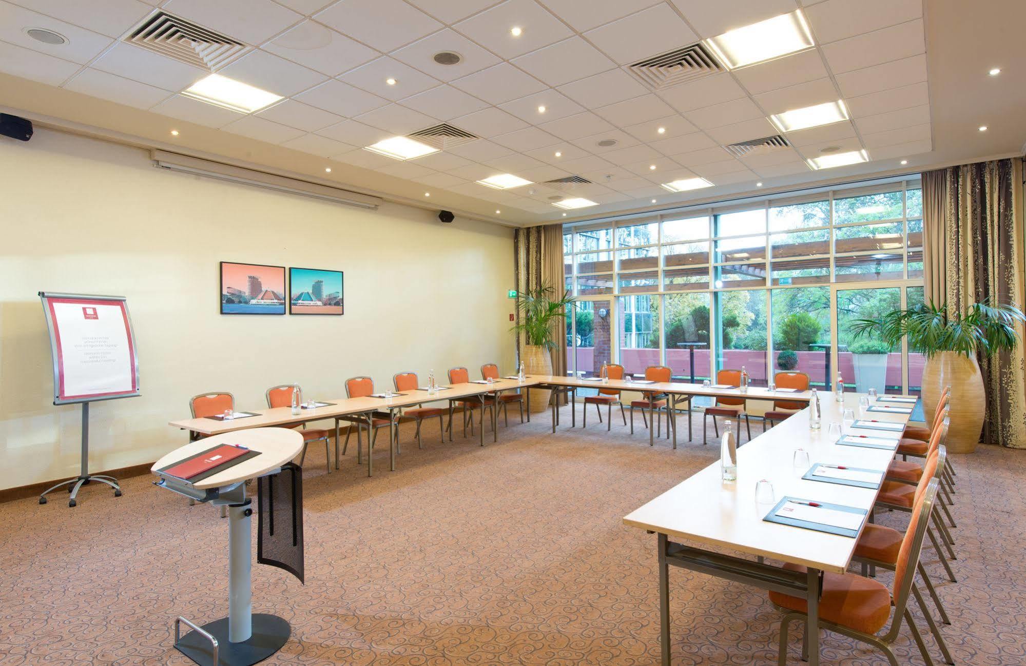 Leonardo Center 4*