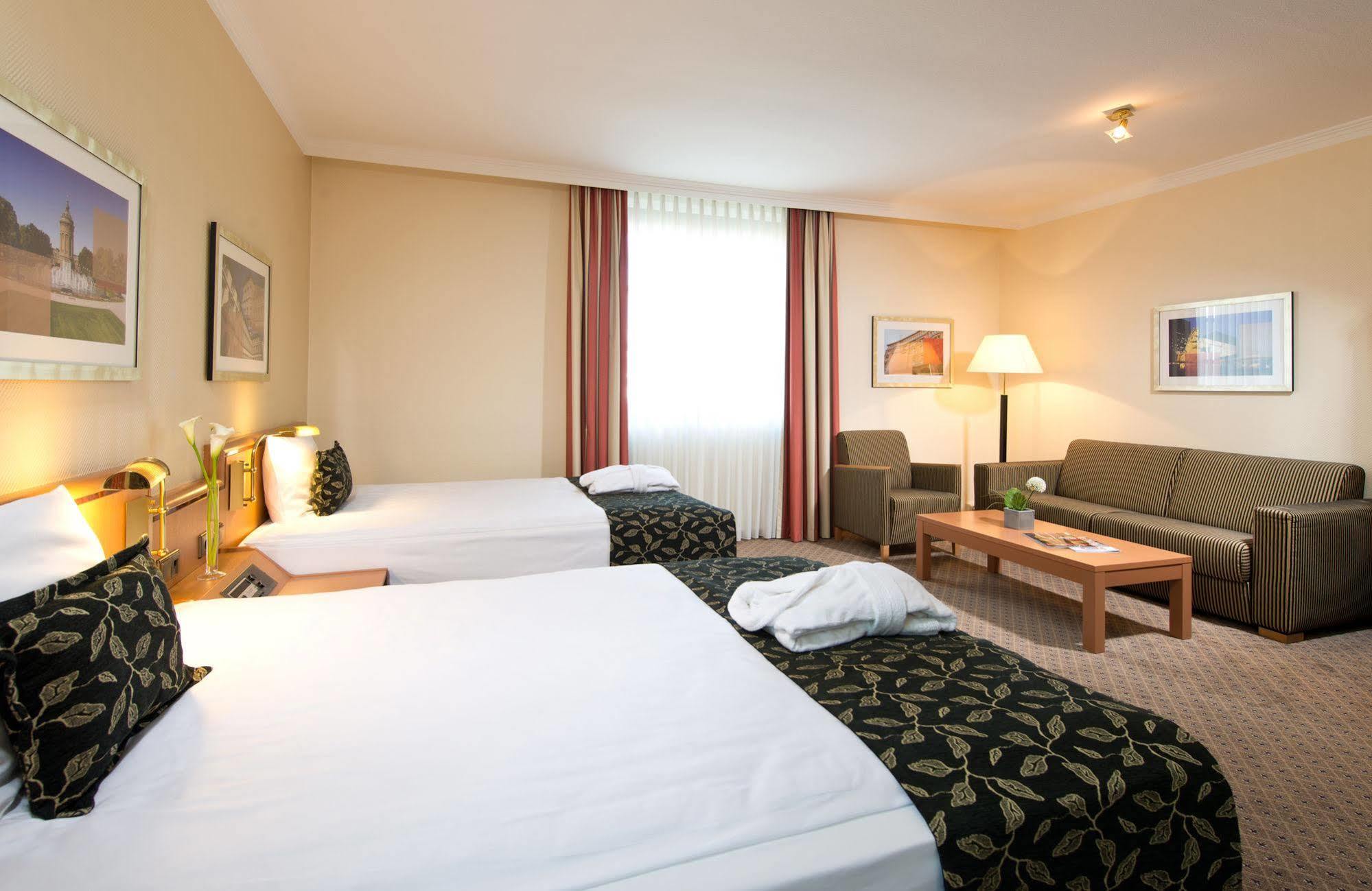 Leonardo Center 4* Мангейм