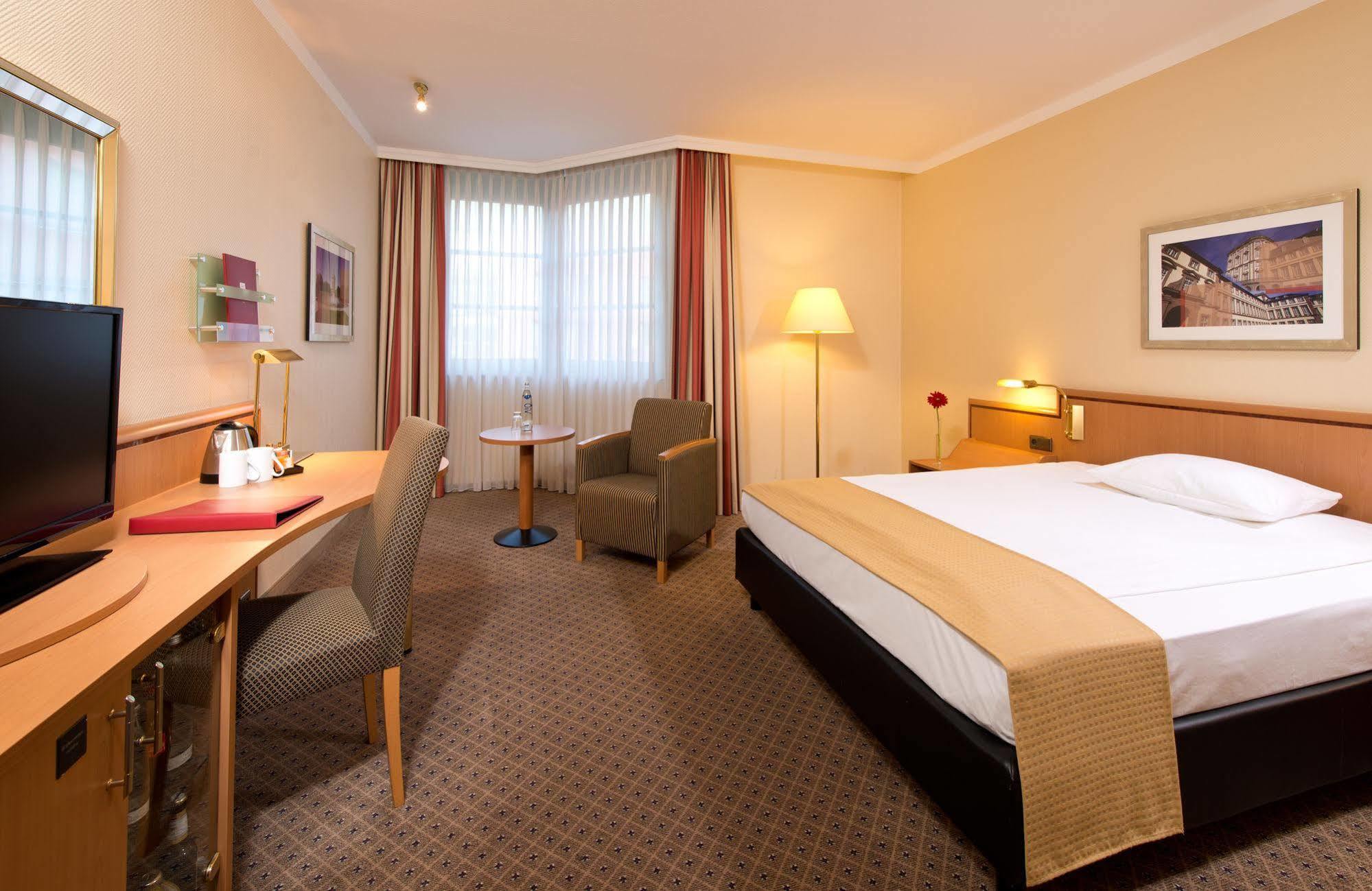 Leonardo Center Hotel 4*